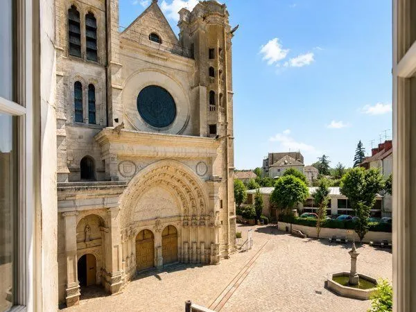 T3 74 m² - Hyper-centre - Vue Collégiale - 940 CC