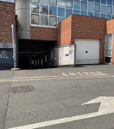 Parking 13 m²