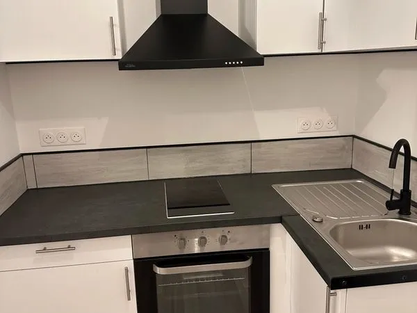 Studio refait à neuf - centre ville de Méru