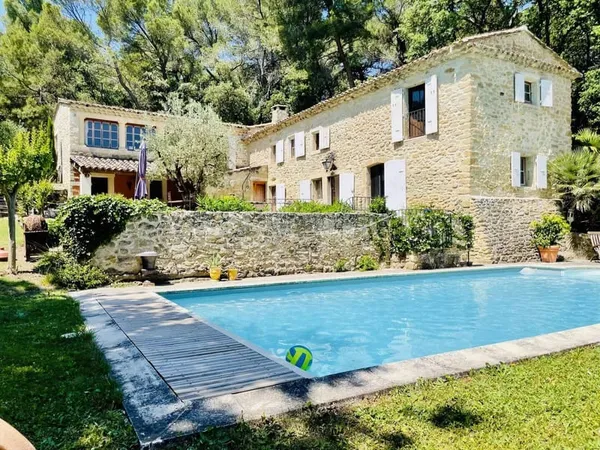 Mas provençal 5 pièces 175 m²