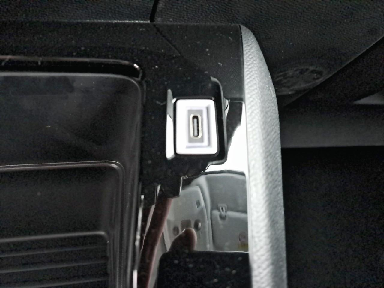 Peugeot 208 100 s&s bvm6 style — photo 28