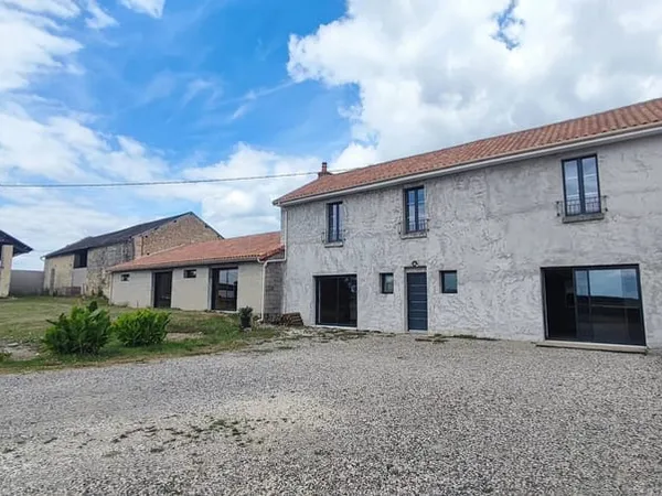 Grande maison familiale rénovée à Loudun, 167 m²