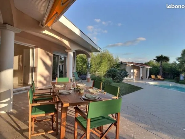 Villa 200 m² - Piscine - Sans vis-à-vis - Parc 1520 m² - Proche Bordeaux