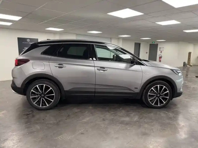 Opel Grandland X hybrid 225 ch bva8 — photo 4