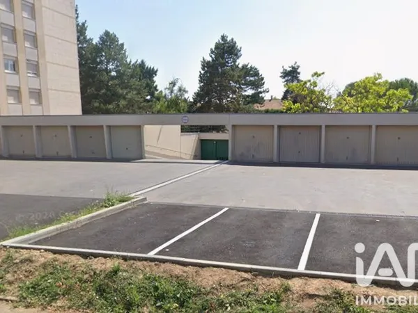 Parking 12 m²