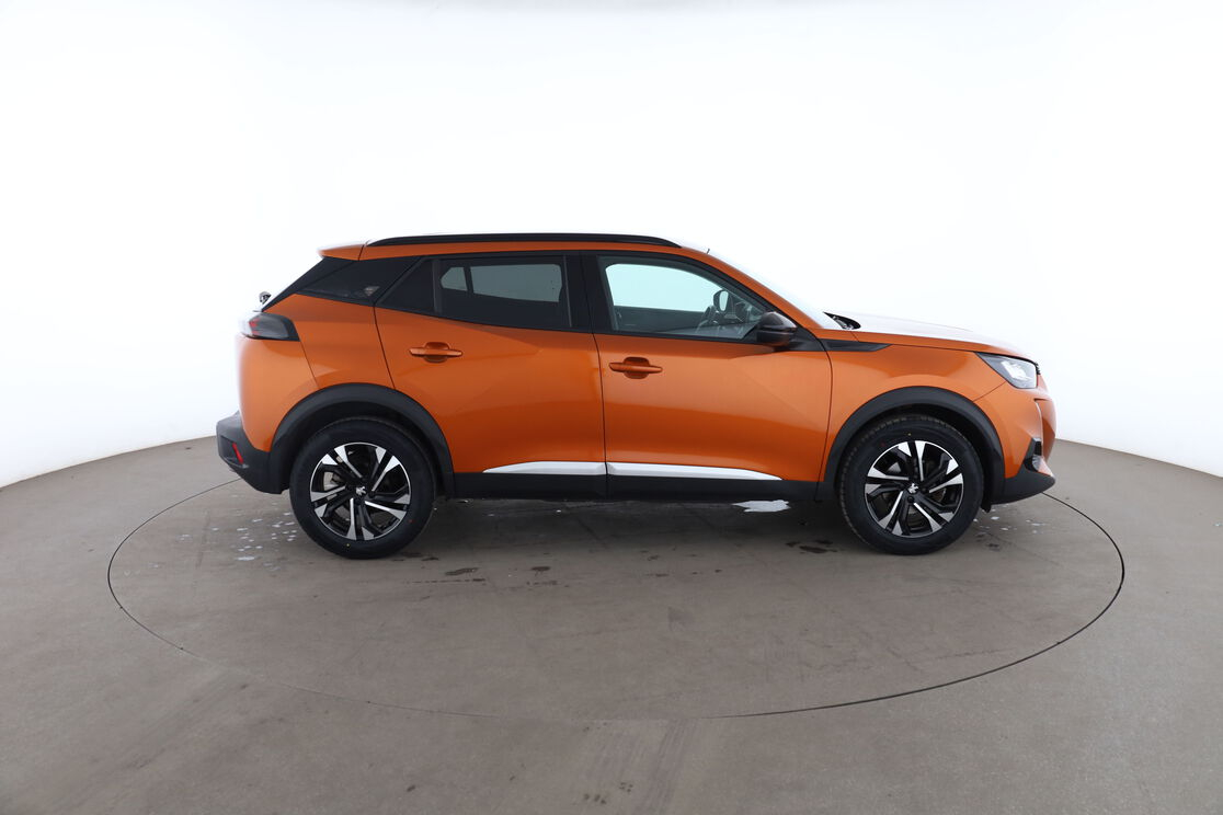 Peugeot 2008 1.2 PureTech Roadtrip EAT8 — photo 6