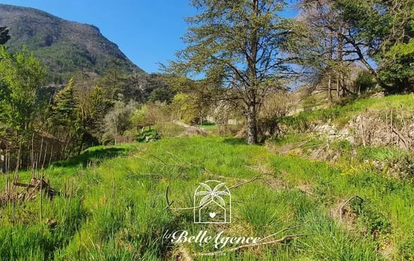 Roquesteron - Terrain 1591m² - Projet de 2 lots coeur village "Berlioz"