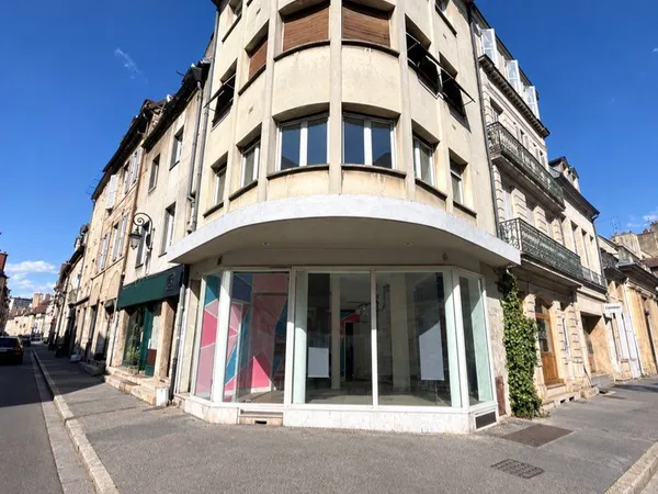 LOCAL VITRINE COMMERCIAL CENTRE VILLE DIJON 25 m2