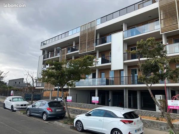 Beau plateau de bureaux à louer 149,5 m2 + 36 m2 de terrasse