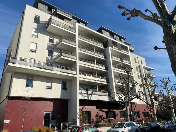 4 Pieces 81m² avec terrasse 24m² et Parking sous-sol