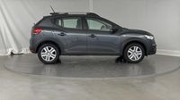 Dacia Sandero 1.0 TCe 90ch Stepway Confort -22 — photo 4