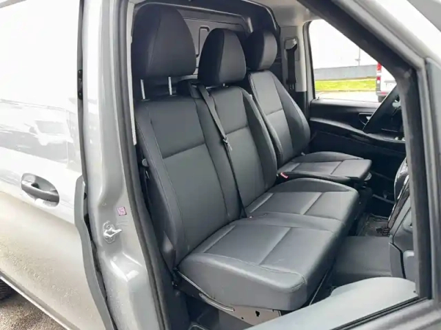 Mercedes Vito fourgon 114 cdi long bvm6 rwd — photo 13