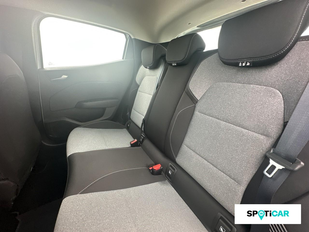 Renault Clio 1.6 e-tech 145ch full hybrid evolution - 24 — photo 10