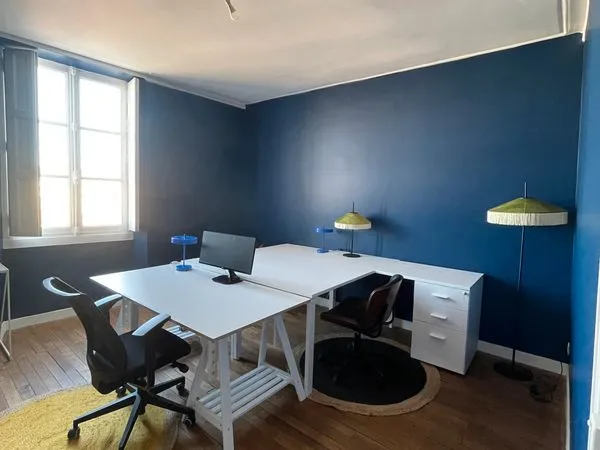 Bureau centre-ville Nantes - Place du Commerce - 15m² / 3 postes