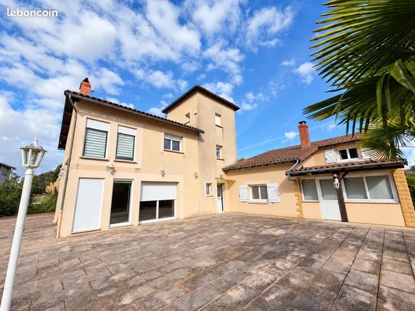Propriété 12 pièces 266 m²