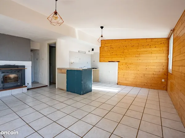 Maison 70 m² à rénover et terrain constructible 450 m² à Pelouse