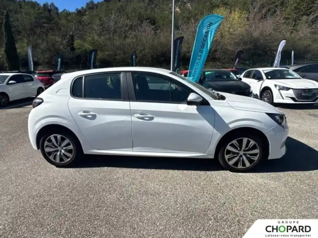 Peugeot 208 puretech 100 s&amp;s eat8 — photo 31