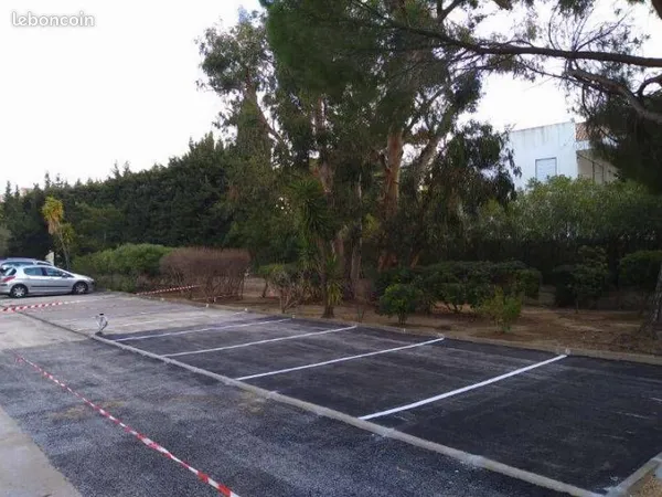 Place parking extérieure Papus (rue de la Touraine) Mirail, près de la rocade, Faourette et route de