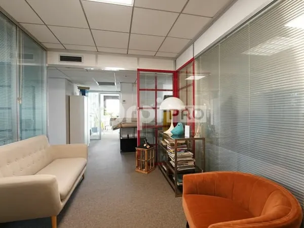 Bureaux 181 m²