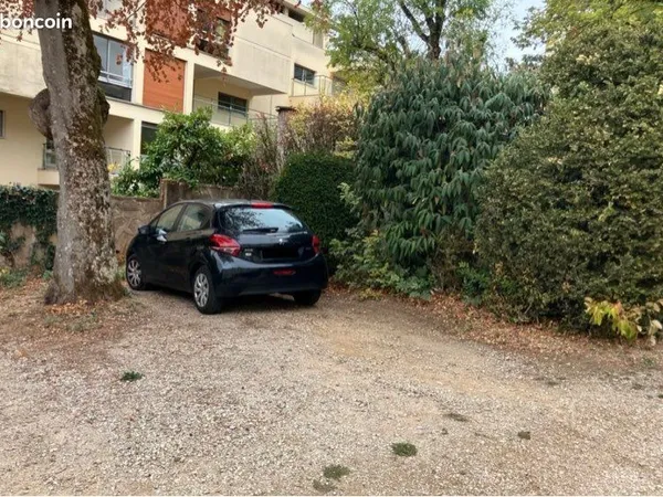 Place de parking Gare / Victor Hugo