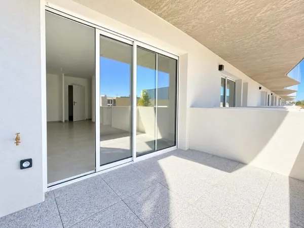 T2 avec terrasse et parking à AGDE
