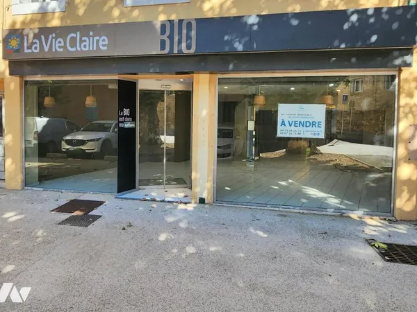 Local d'activités 164 m²