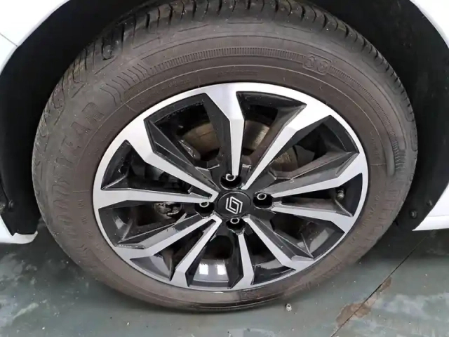 Renault Clio eco-g 100 gsr2 — photo 16