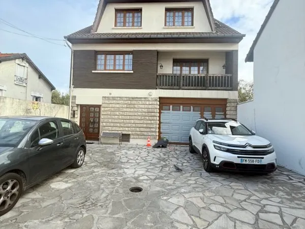 Maison 9 pièces 235 m²