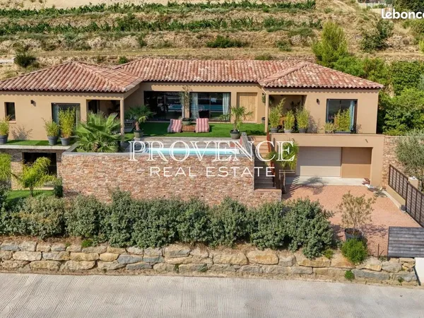 Villa 5 pièces 310 m²