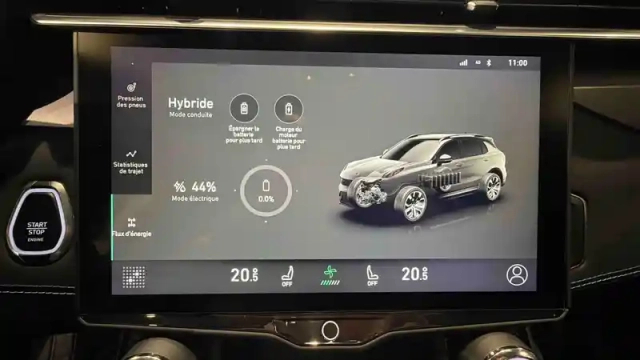 Lynk&Amp;Co 01 1.5 phev 261 ch dcth7 — photo 17