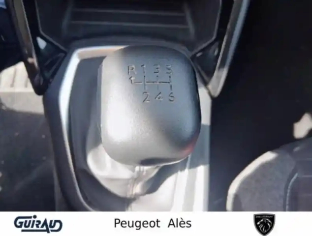 Peugeot 208 puretech 100 s&amp;s bvm6 — photo 11