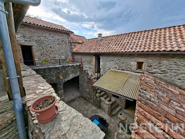 Maison en pierre rénovée de 124 m2 avec 7 678 m² de terrain - Havre de paix en Cévennes