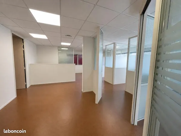 Bureaux 181 m²