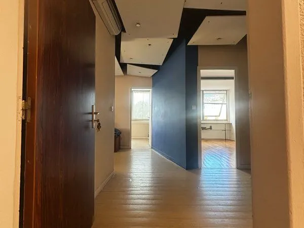 À LOUER - ESPACE PROFESSIONNEL DE 73 m² - La Galleria