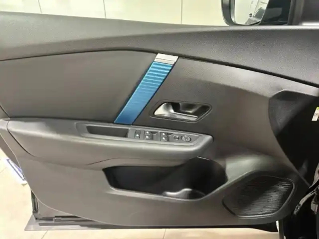Citroën C4 moteur électrique 136ch (100 kw) feel automatique — photo 12