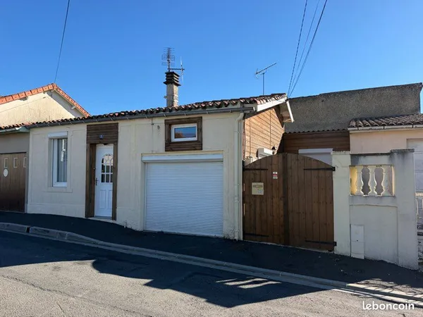 🏡 Maison de ville meublée 4 pièces (3 chambres) - 80 m² - Terrasse & Rénovation de qualité - Soyaux