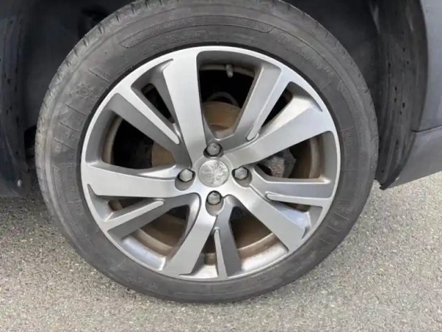 Peugeot 2008 1.6 bluehdi 100ch allure — photo 13