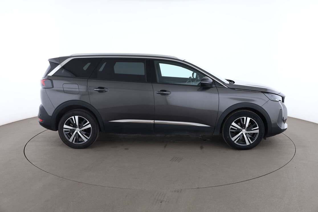 Peugeot 5008 1.2 Hybrid Allure Pack e-DCS6 — photo 6
