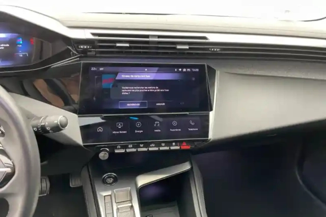 Peugeot 308 phev 180 e-eat8 — photo 42