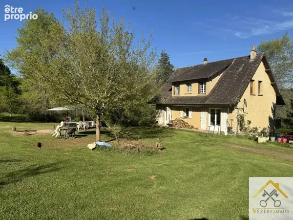 Maison traditionnelle Saint Solve