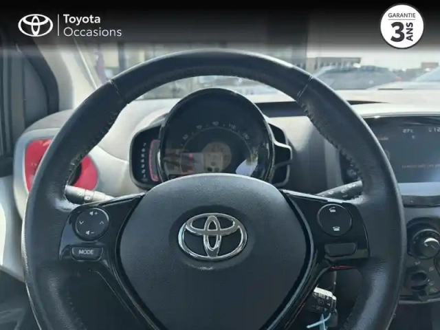 Toyota Aygo 1.0 vvt-i 72ch x-play 5p pack style car play — photo 13