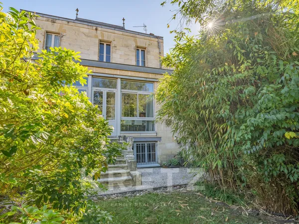 PESSAC Hypercentre - Demeure de caractère fin XIXe, 260m² grand jardin intime sans vis-à-vis + 2 app