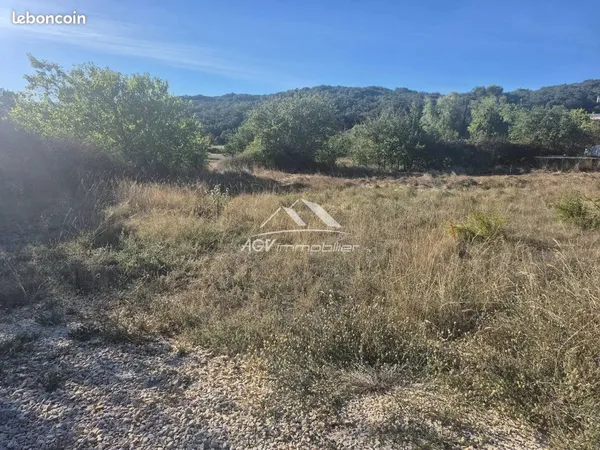 Terrain 1058 m² Rousson