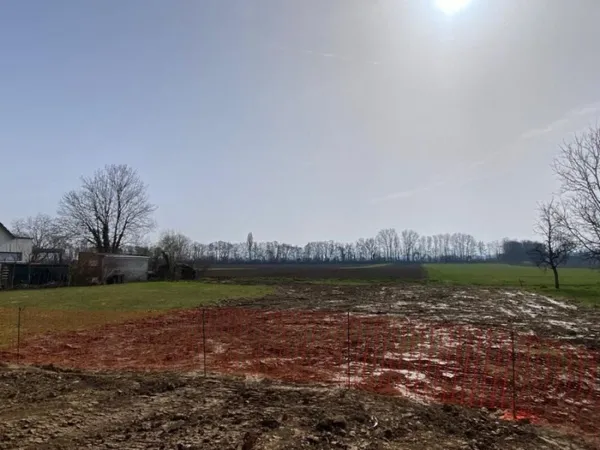 Terrain 1317 m²