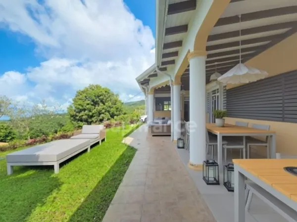 Villa 5 pièces 157 m²