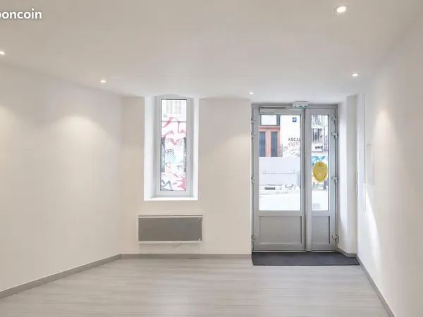 Local centre-ville plaine