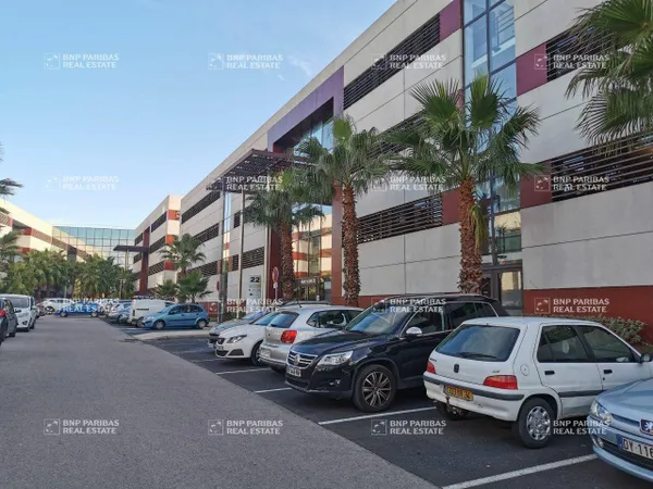 Bureaux 572 m²