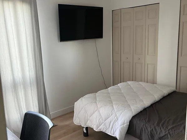 Chambres meublées en collocation féminine - Evry courcouronnes 91000 à proximité de la gare- à parti