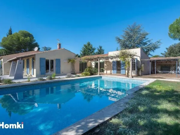 Maison/Villa T5 de 180 m² à Aureille 13930