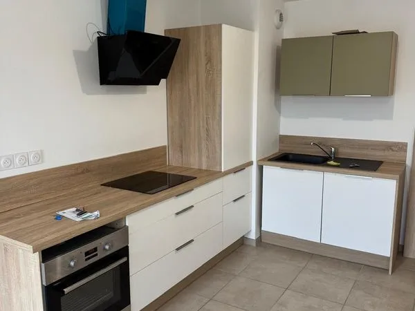 À louer - Beau T3 de 62 m² avec terrasse, parking privé et cellier - Villefranche-sur-Saône